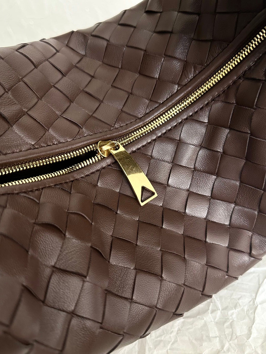 BOTTEGA VENETA TEEN JODIE 36CM CHOCOLATE SUEDE LEATHER