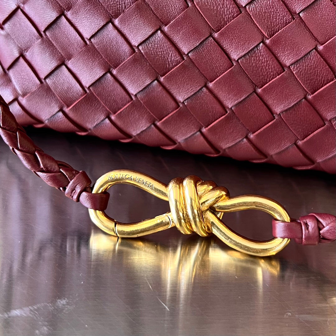 BOTTEGA VENETA SMALL ANDIAMO 25CM DARK RED LAMBSKIN