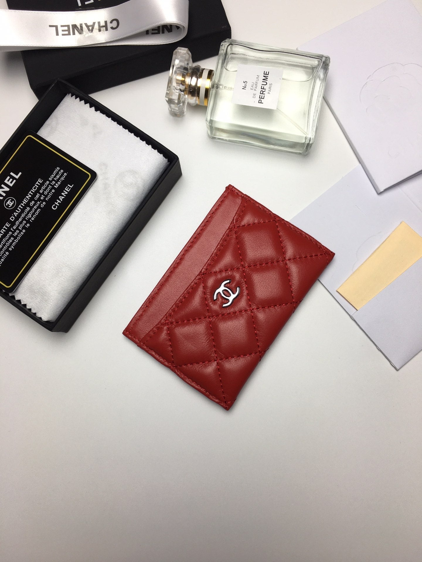 CHANEL CARD HOLDER 11.2 RED CALFSKIN SILVER ICON