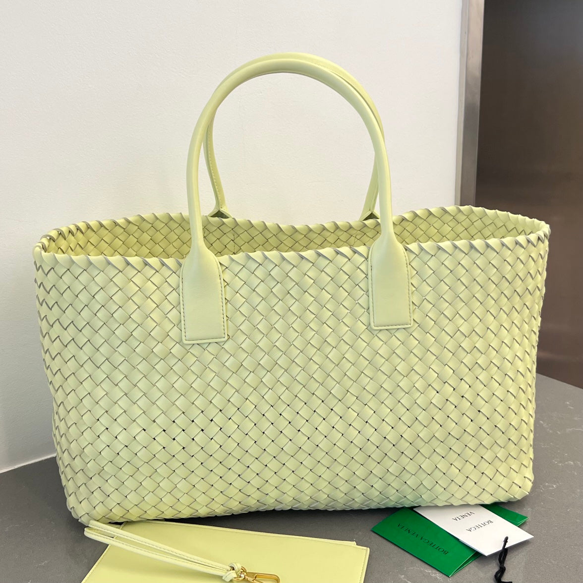 BOTTEGA VENETA LARGE CABAT 51 IN PASTEL YELLOW LAMBSKIN