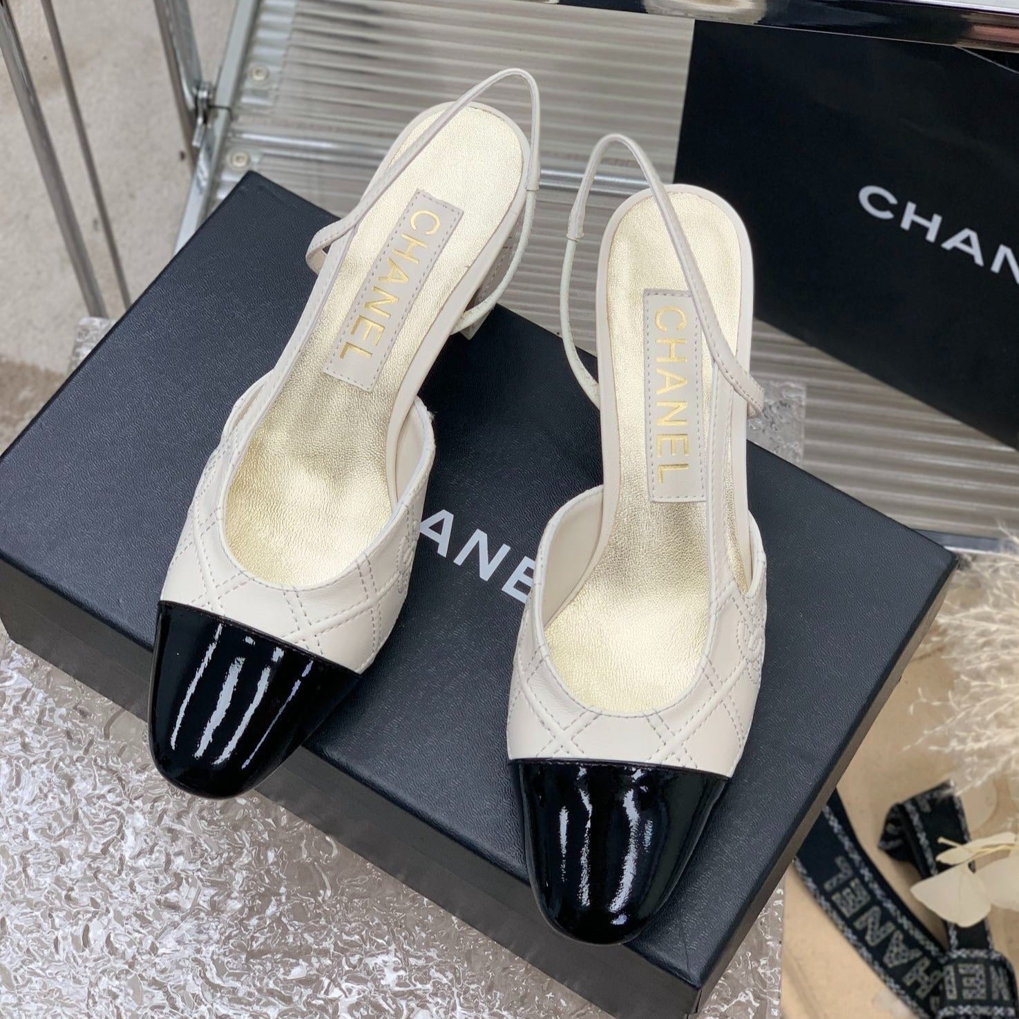 CHANEL HIGH SLINGBACKS 65 WHITE MIX BLACK CALFSKIN
