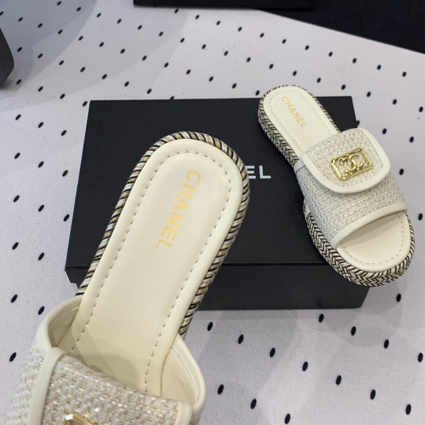 CHANEL Double  Women New Trendy Calfskin Slippers White