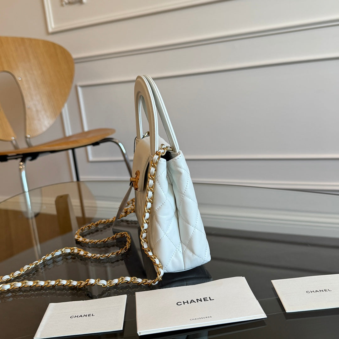 CHANEL KELLY SHOPPING BAG 19 IN WHITE CALFSKIN GOLD HARDWARE