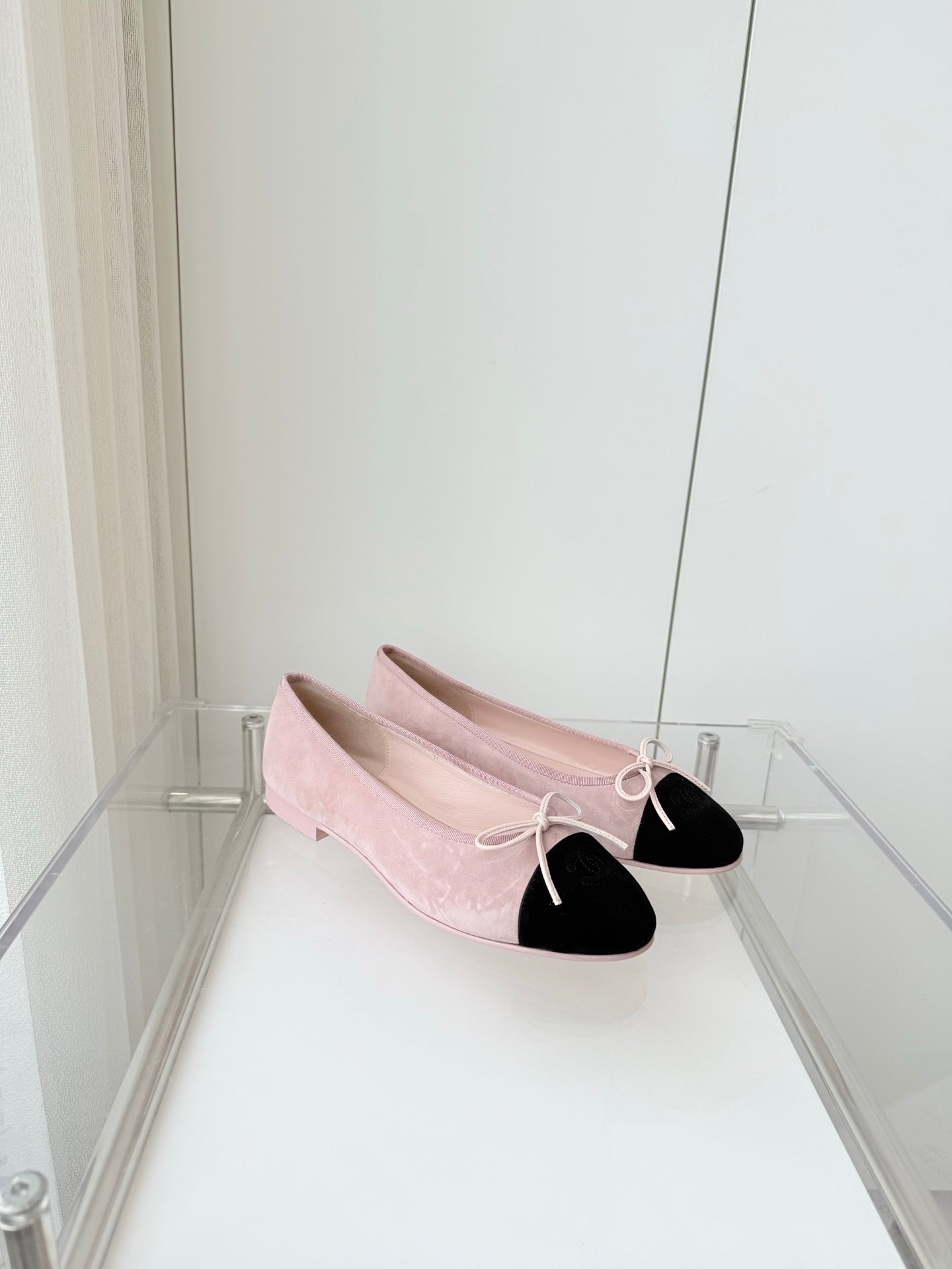 CHANEL BALLET FLAT IN BABY PINK MIX BLACK SUEDE